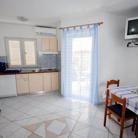 Fuer 2 Personen 35 M2 In Novigrad, Istrien Daire *