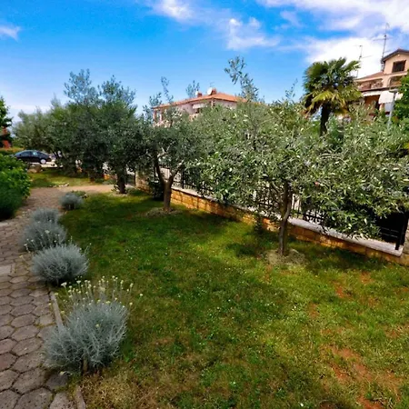 Fuer 2 Personen 35 M2 In Novigrad, Istrien * Karpinjan