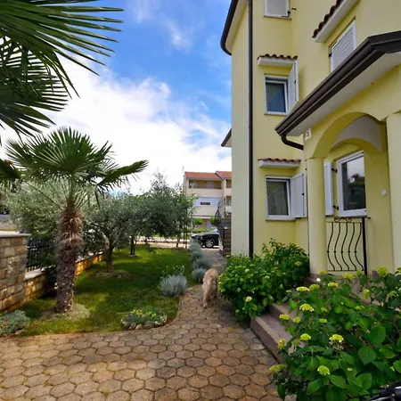 Fuer 2 Personen 35 M2 In Novigrad, Istrien Daire Karpinjan